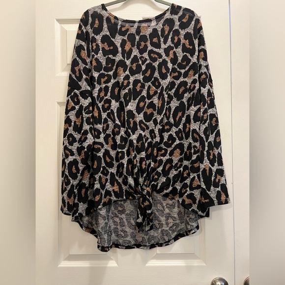 NWT Leopard Print 🐆 Long Sleeve Top Plus Size - Picture 1 of 3